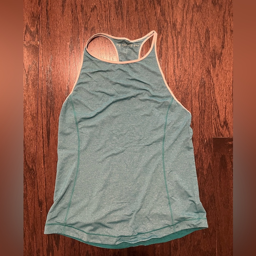 Lululemon Tank.